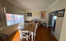 Bradman House Cbd Launceston Invermay + Free Wifi
